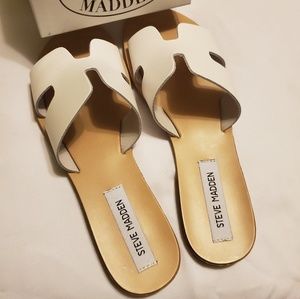 🌺 Steve Madden Greece durable sandal white.Size 7
